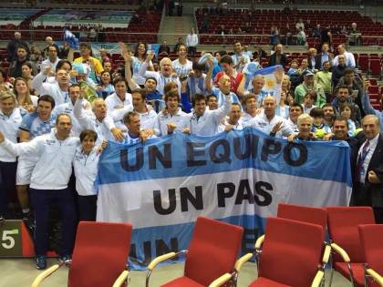 Il team argentino festeggia con il pubblico