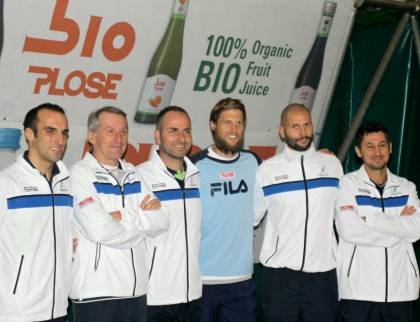 Seppi (al centro) con lo staff del club, da sinistra: Carlo Lusardi (Istruttore di II° Grado), Guido Roveda (Maestro Nazionale), Mattia Ceruti (Tecnico Nazionale Fit), Dott. Renzo Ferrari (Preparatore Fisico di II° Grado) e Cristiano Colla (Istruttore di II° Grado)