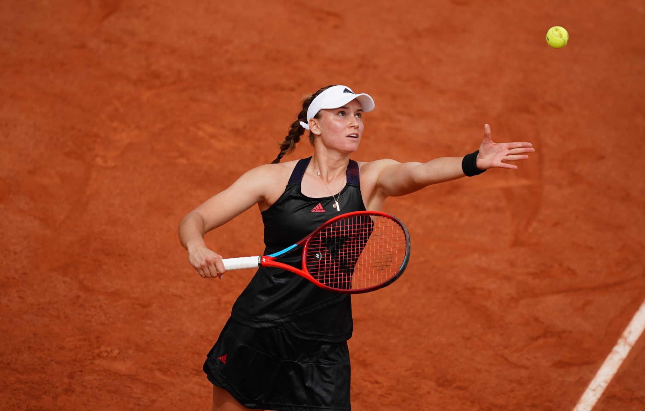 Roland Garros Serena fallisce la prova Rybakina. La kazaka vola ai quarti